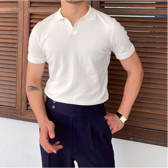 OLD MONEY Poloshirt mit V-Kragen