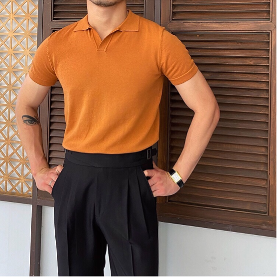 OLD MONEY Poloshirt mit V-Kragen