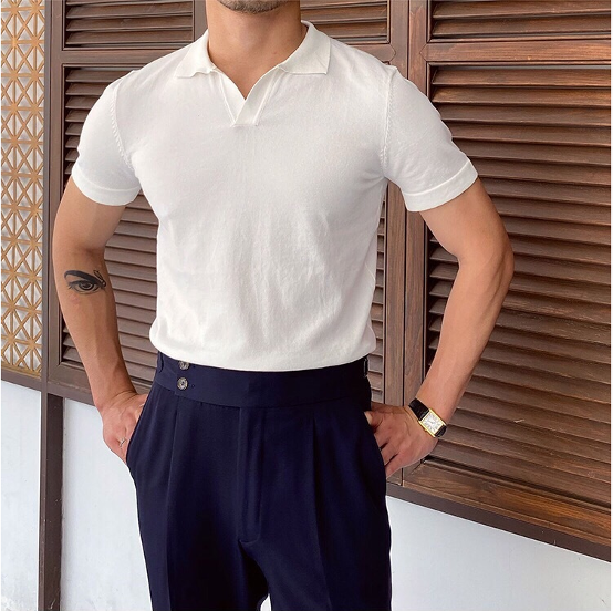 OLD MONEY Poloshirt mit V-Kragen